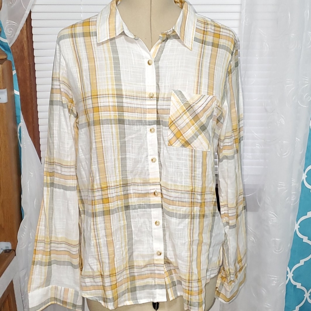 Maurices Lightweight button up